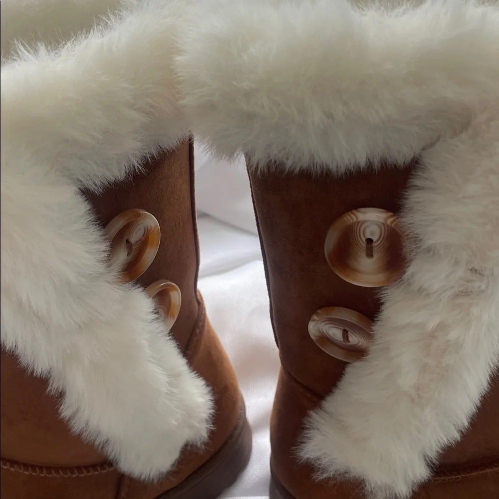 Tan Shearling-Lined Winter Boots - Picture 10 of 14